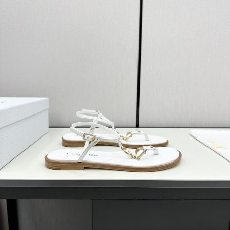 Dior DIOR 2024 spring-summer new haute couture flat round-toe women's sandals, star style, CD logo, premium version. Material: imported calfskin, Italian leather sole. Size: 35-42.