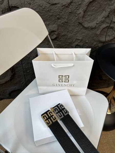 Upgraded Givenchy leather belt, high-quality cowhide, popular style with complete packaging, non-fading hardware, includes gift box and invoice.