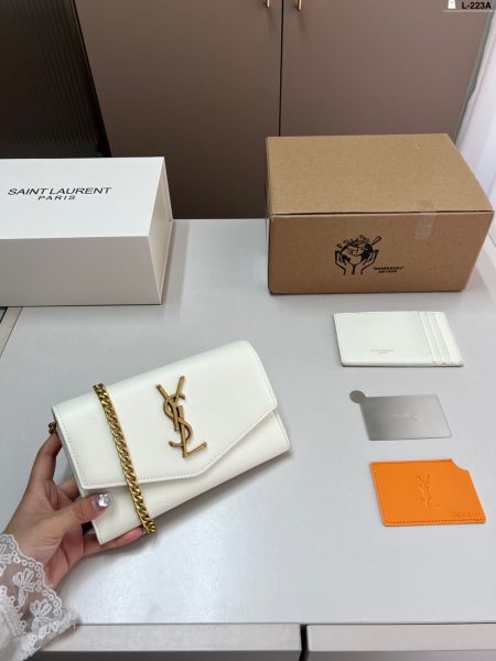 YSL Envelope Bag, classic and versatile. Size 20x10 with folding box.