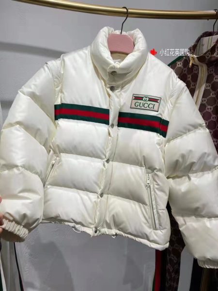 Gucci 2023 autumn winter down jacket new arrival, unisex. Colors: white, black. Sizes: 40-48. Detachable sleeves, high quality.