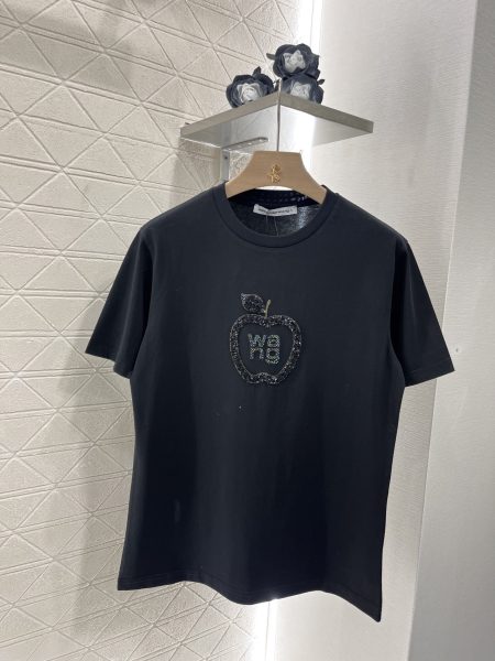 Alexander Wan 2025 new collection: round neck rhinestone and bead tee. Custom silk cotton material, breathable and comfortable. Slim fit, apple design with rhinestones and sequins. Two colors available.