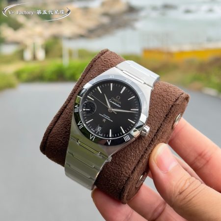 V+ Factory launches Omega 41mm Constellation with 8900/8901 movement, sapphire crystal, meteorite dial, and adjustable steel/rubber straps. Top version.
