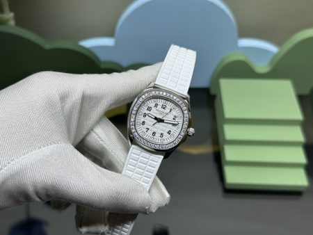 Wholesale Patek Philippe 5067A replica quartz women's watch. 35.6mm case, Swiss quartz movement, synthetic rubber strap, 1ct Swarovski crystals. Supports direct Hong Kong mail.