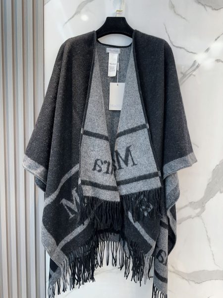 Max Mara 2024 popular cloak cape, soft lightweight wool material, size 130x160cm. Perfect with boots for cold weather.