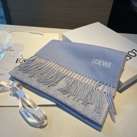 LOEWE new wool cashmere blend jacquard scarf, 90% wool, 10% cashmere, 180x30cm. Classic pattern with solid color拼接, elegant unisex design in奶茶色.