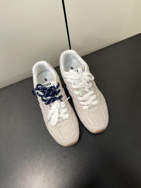 Couple's style, 2024 spring/summer runway featured Miu Miu x New Balance 530 retro sneakers. Leather and suede upper, dual lace design, comfortable fit. Sizes: Women 35-40, Men 39-45.