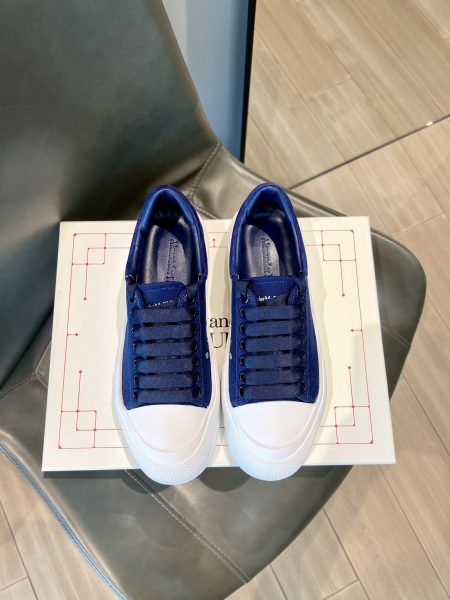 New McQueen Couple Shoes! Top replica from boutique. 2021ss early spring release, Milan Fashion Week runway style. Round toe design. Custom Mexican space Monika fabric upper, mixed sheepskin insole, original TPU sole. Full packaging. Sizes: Women 35-40, men's sizes available end of month.