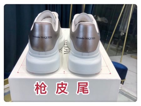Classic color scheme, imported cowhide, water-stained printing, advanced manufacturing, premium quality, available in women's 35-39 and men's 39-44.